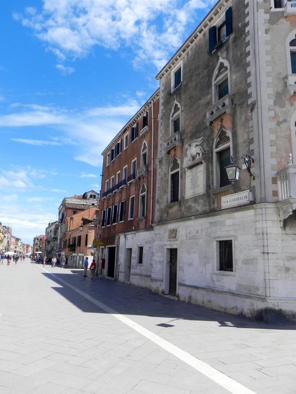 Biennale 252 Apartment Venesia Ruang foto