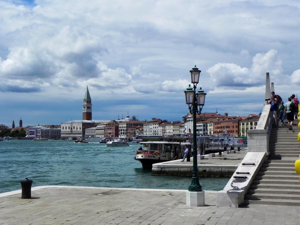 Biennale 252 Apartment Venesia Ruang foto