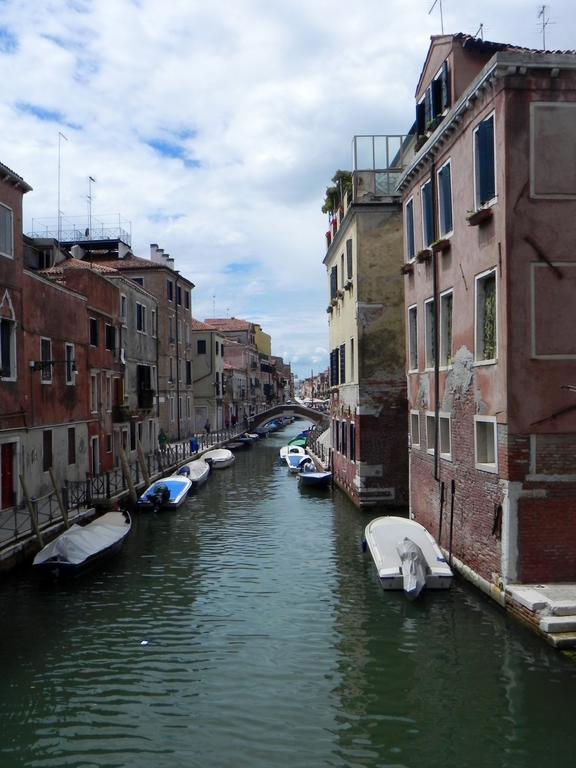 Biennale 252 Apartment Venesia Ruang foto