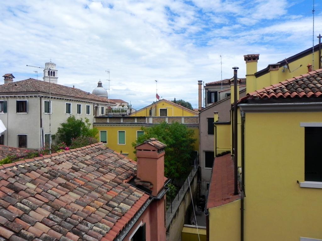 Biennale 252 Apartment Venesia Ruang foto
