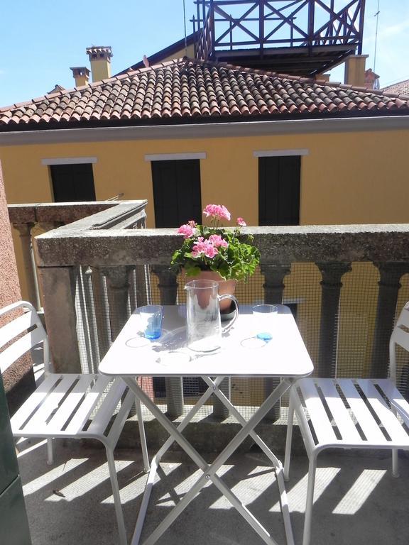 Biennale 252 Apartment Venesia Ruang foto